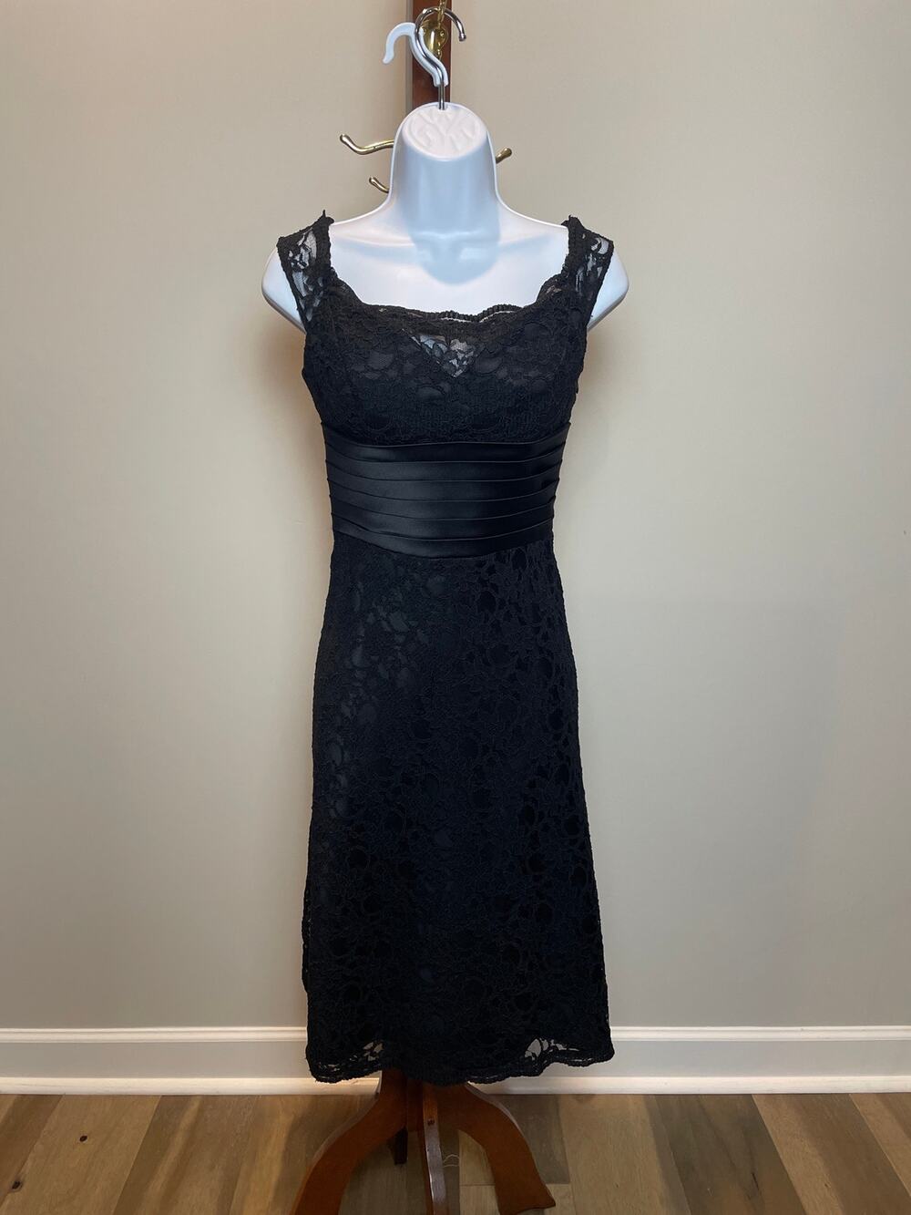 White House Black Market Black Satin Lace Overlay Dress Size 4 Fit & Flare NWT